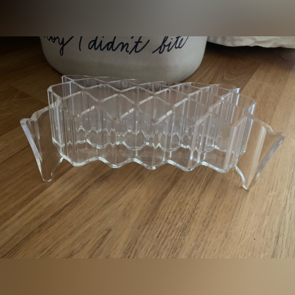 Acrylic Lipstick Organizers - Picture 3 of 7